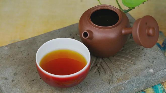 从生嚼茶叶到泡茶喝源于这个朝代的饮茶革命！(图1)